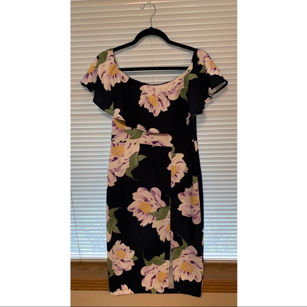 Floral dress. Size 6. Premier Amour Brand.